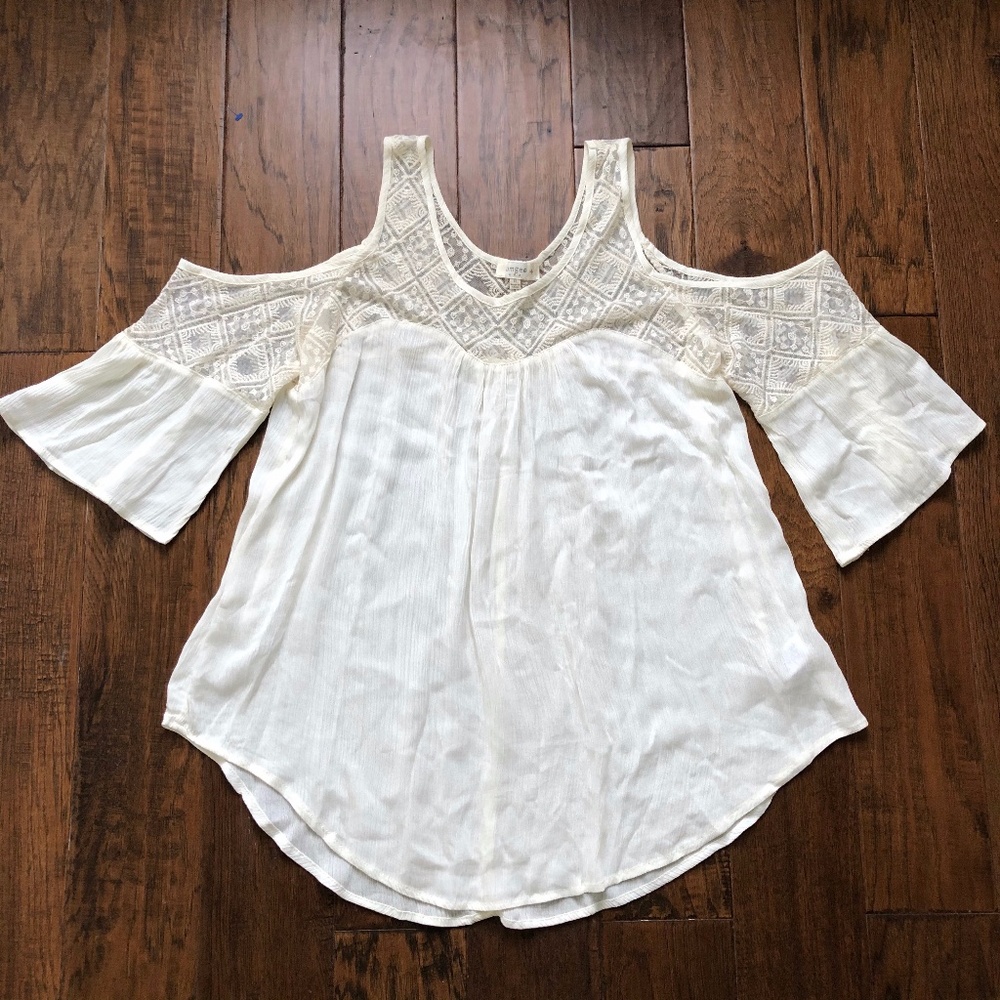 NWOT - Umgee Cold Shoulder Top - Cream - XL